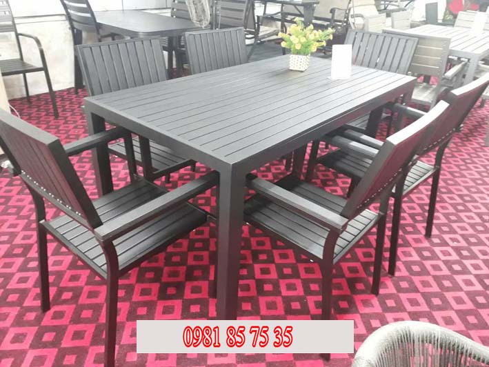 Bàn ghế ngoài trời