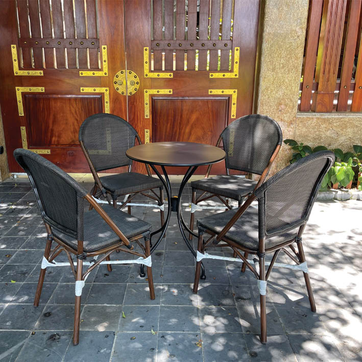 bàn ghế ngoài trời 