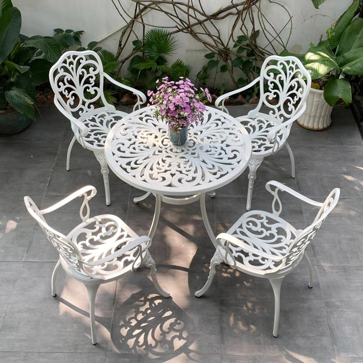 Bàn ghế ngoài trời