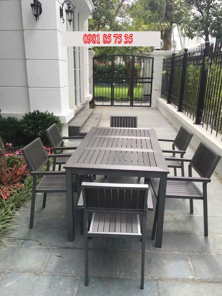 Bàn ghế ngoài trời sân vườn