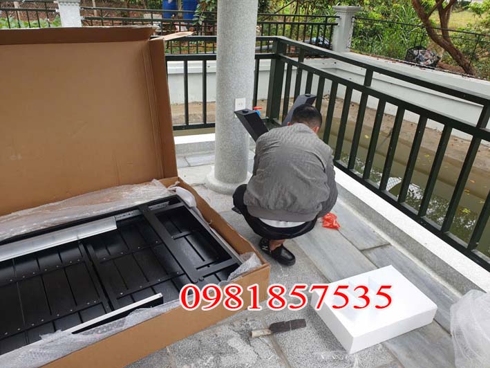lắp ráp bàn ghế ngoài trời 2.4m