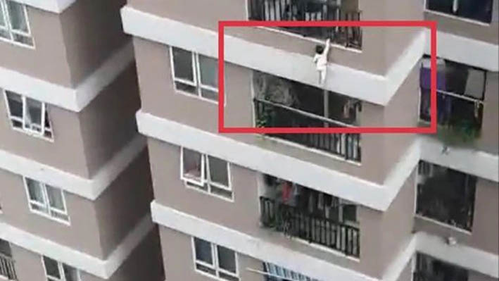 vụ tai nạn ngã ban công chung cư 12A Nguyễn Huy Tưởng