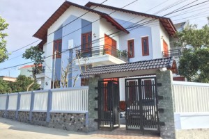Bạt che nắng mưa